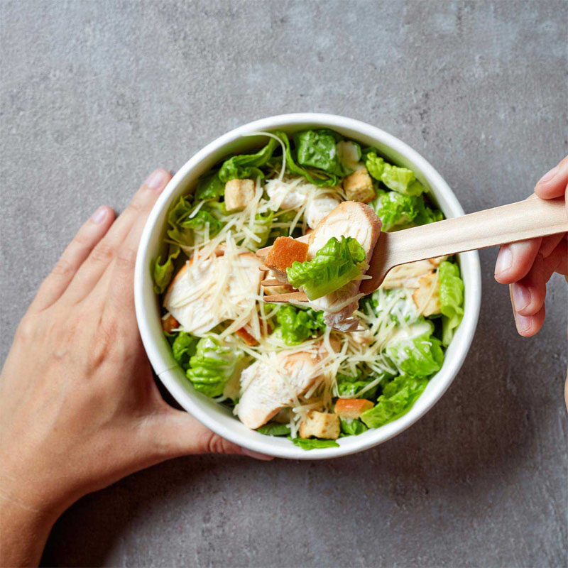 علب ورقية دائرية بيضاء بغطاء شفاف 46 اونص | قطر 16 سم × عمق 5 سم – كرتون يحتوي على 300 علبة