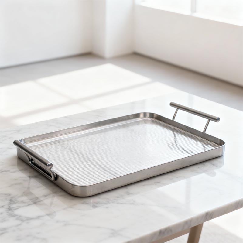 صينية تقديم مستطيلة من الحديد بلون فضي مع قاعدة اكريليك | 30 سم طول × 22 سم عرض