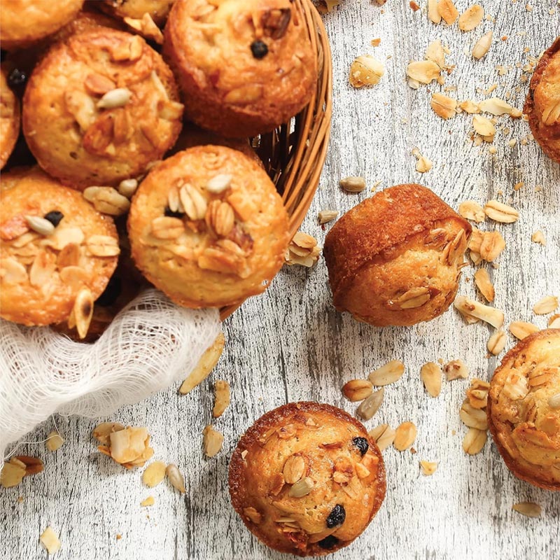 قالب مافن معدني غير لاصق من بيكرز سيكرت - Baker’s Secret | صينية كب كيك ميني 24 تجويف – مقاس 41.8×29 سم