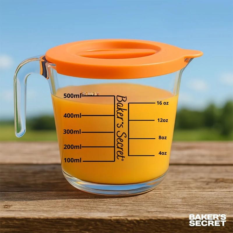 كوب قياس زجاجي مدرج بغطاء من بيكرز سيكرت - Baker’s Secret | سعة 500 مل – تصميم أنيق ودقيق للقياس