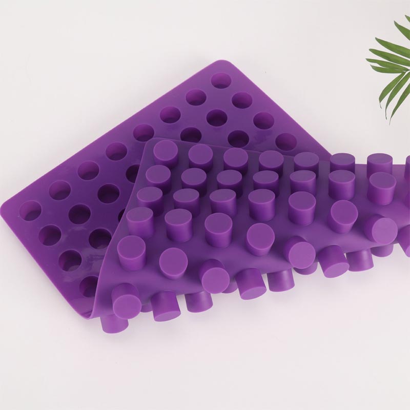 قالب سيليكون بنفسجي 88 تجويفة دائرية مع مكبس اكريليك شفاف 8 تجويفات – مناسب لحلا الطبقات، البرالين، الشوكولاتة، الجيلي، والكراميل