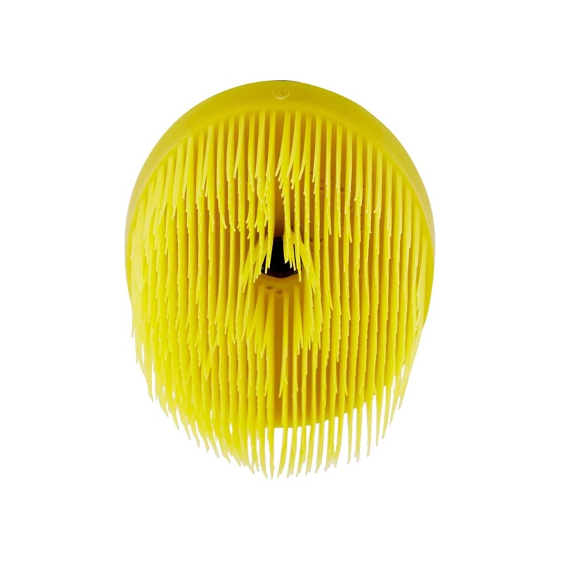 منظف اومينو بيانكو للسجاد والكنب برغوة فعالة مزود بفرشاة تنظيف مدمجة – عبوة 300 مل