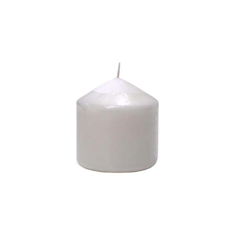 شمعة ديكور بيضاء بطول 7.5 سم وقطر 7.5 سم، مناسبة لتزيين الطاولات والمناسبات وإضافة أجواء دافئة للمكان