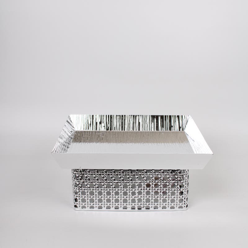 صحن تقديم بقاعدة - كروم فضي 22×22 سم