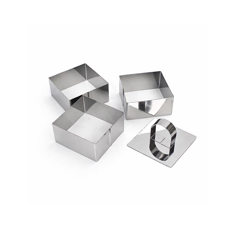 قوالب تشكيل وتقطيع طعام مربعة ستانلس ستيل – طقم 3 مقاسات مع مكبس