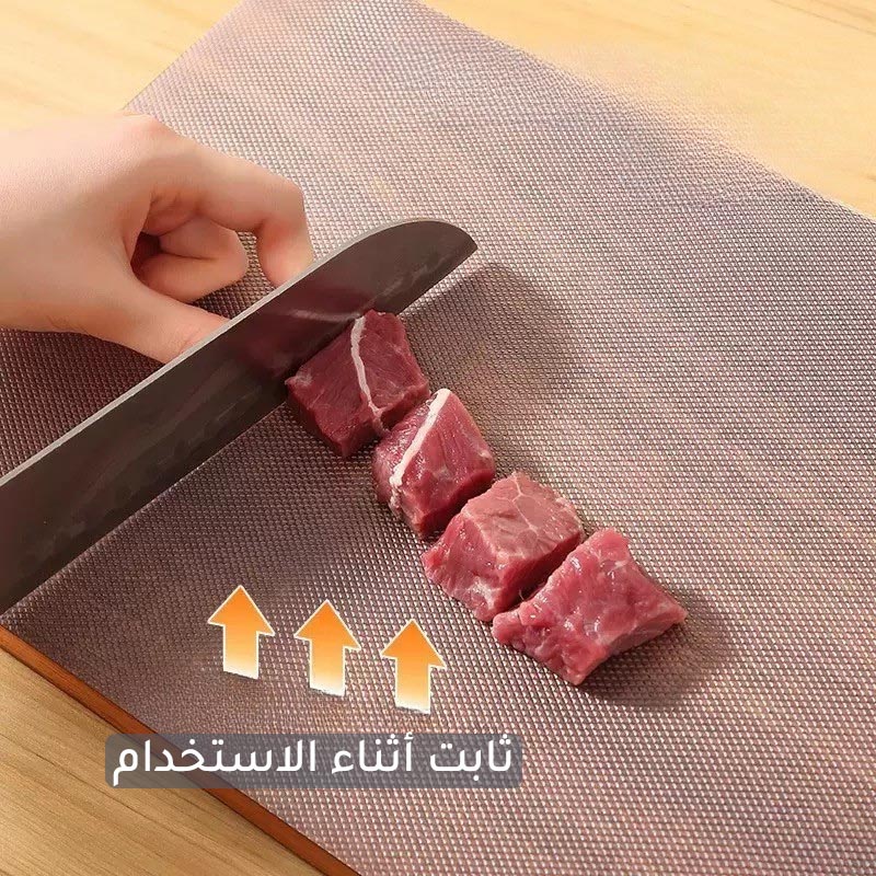 لوح تقطيع للاستخدام الواحد من مادة POE بطول 10 متر تقريبا وعرض 30 سم مع اداة قص مدمجة