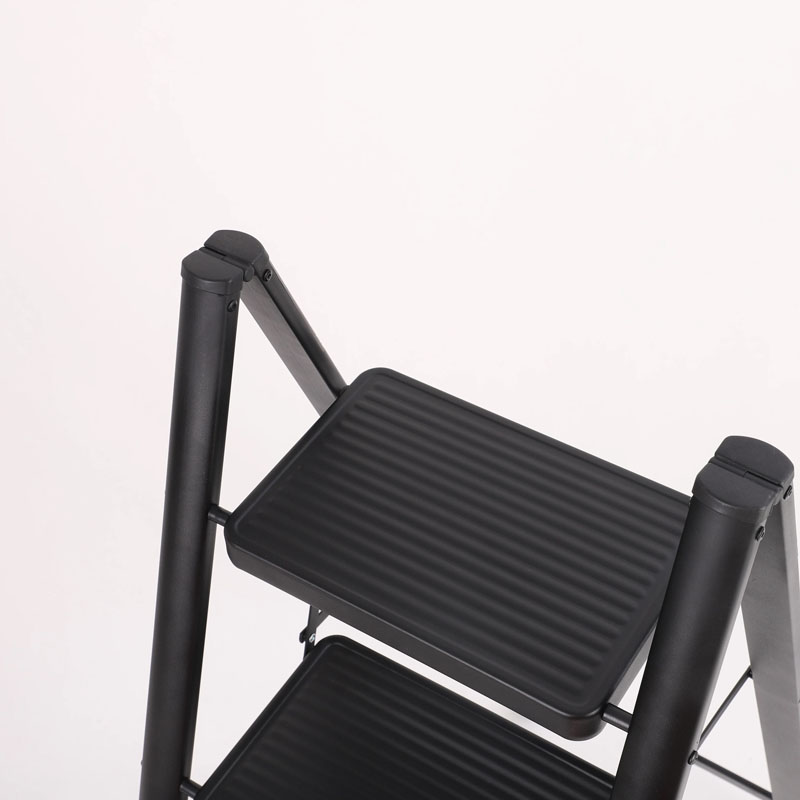 سلم منزلي درجتين قابل للطي | يتحمل حتى 150 كجم - وزن خفيف